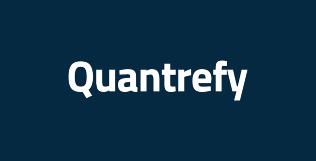 Schriftzug Quantrefy auf weißer Fläche